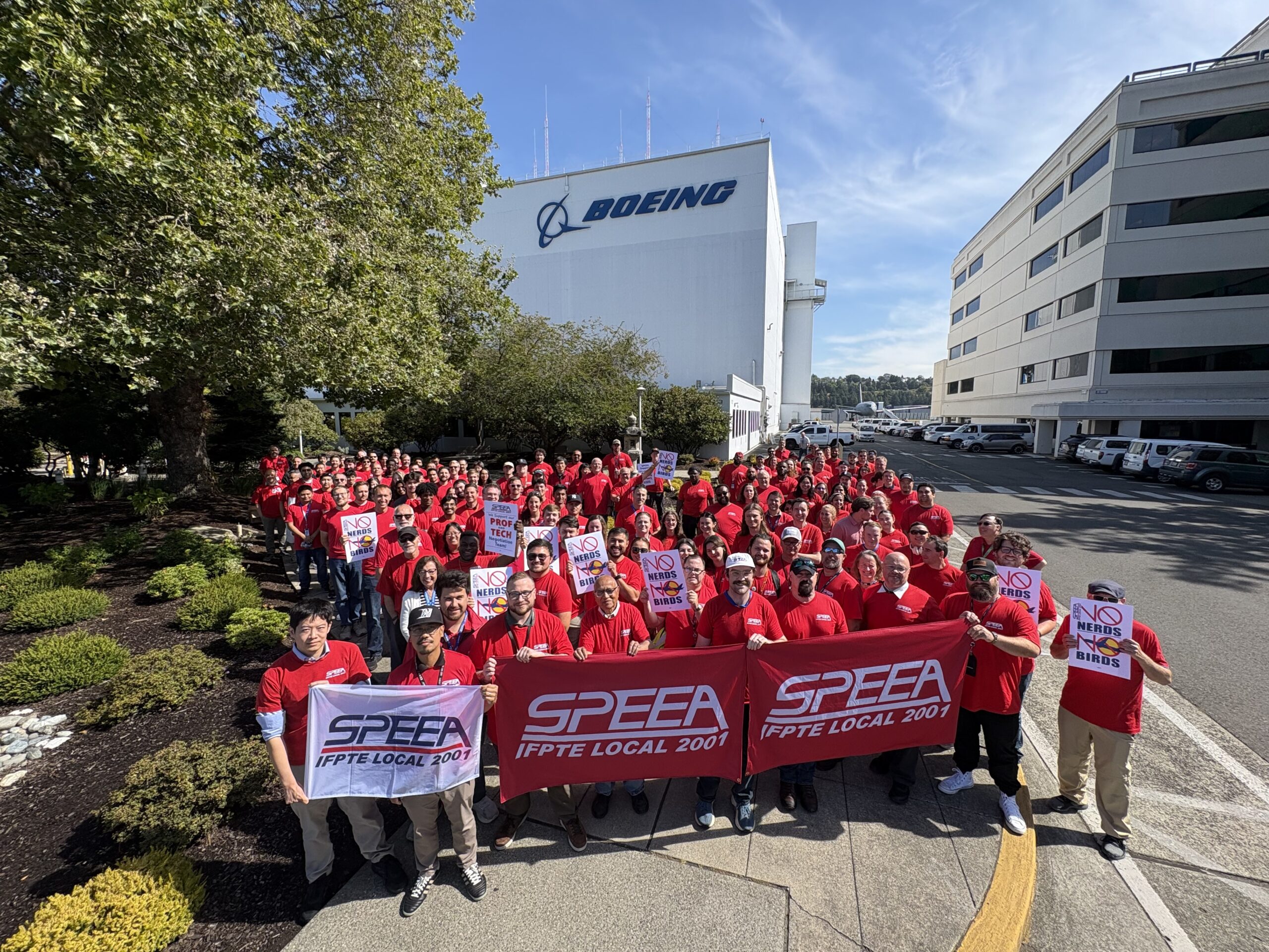 Rank-and-file SPEEA members at a lunchtime rally outside a Boeing facility